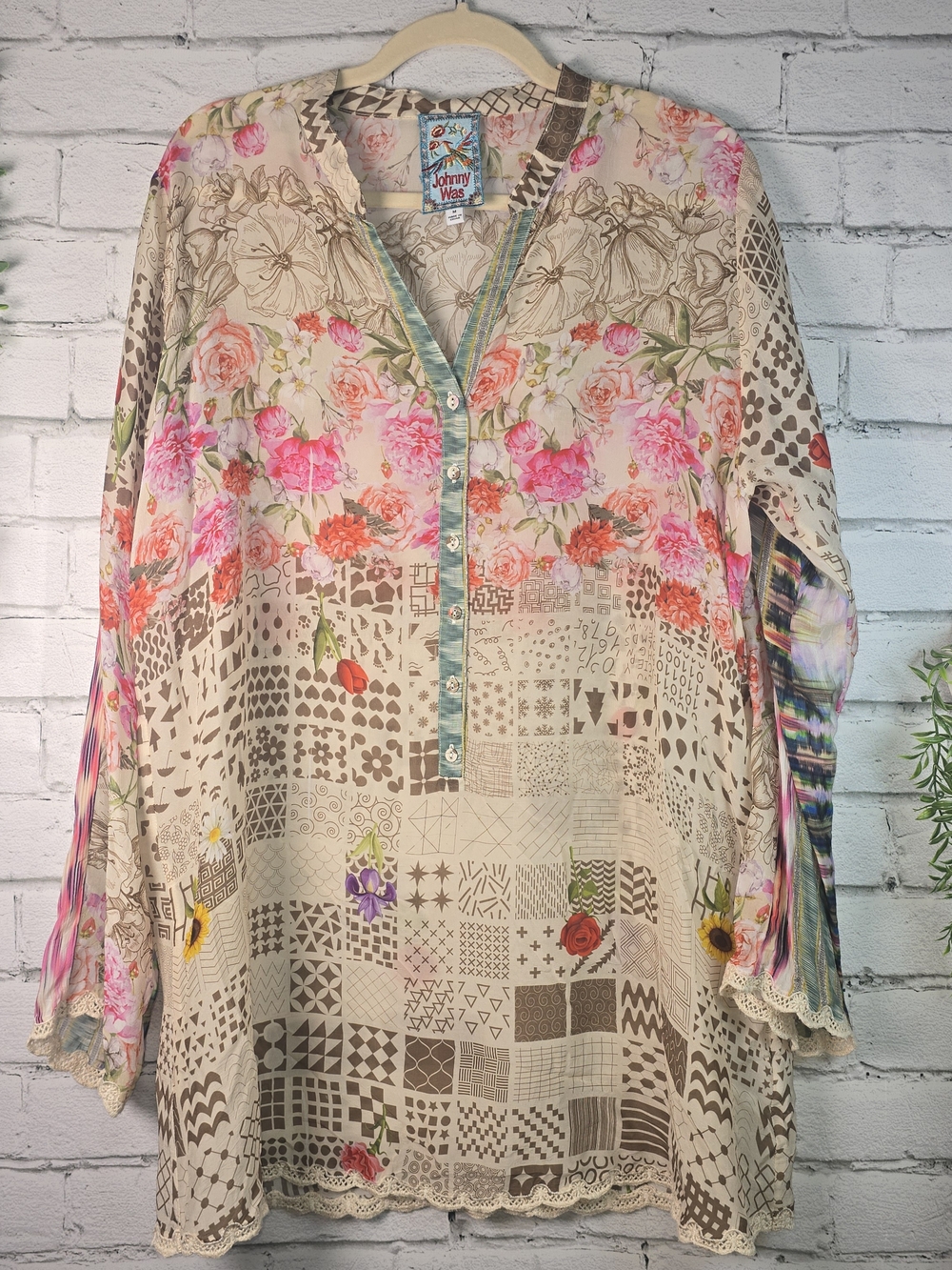 JOHNNY WAS FAWN JANICE TUNICE BEIGE WITH PINK FLORAL GEOMETRIC PATCHWORK SZ M